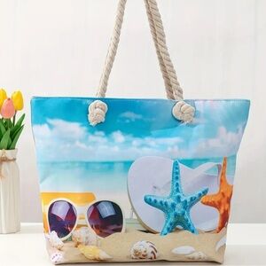 NWOT Beach Bag perfect for Summer!  Zipper on top.